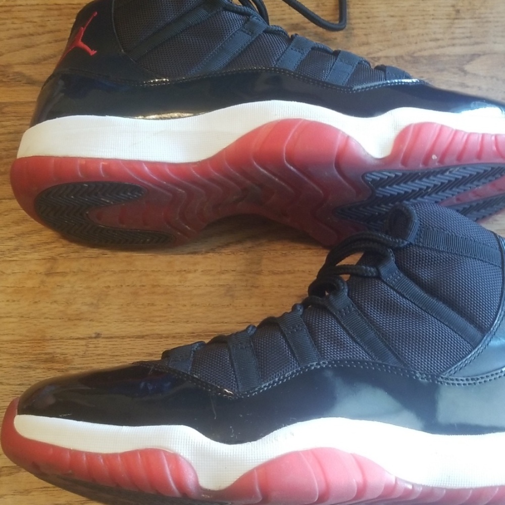 Jordan 11 breds - Picture 3 of 8